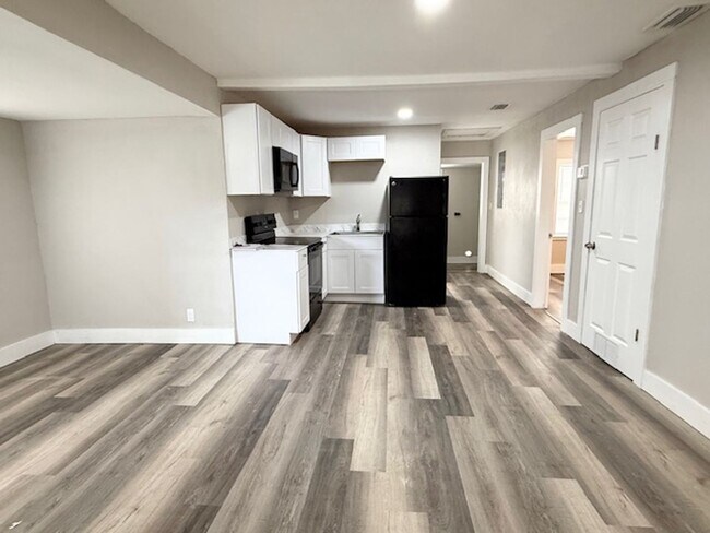 Photo - Charming Beachside Bungalow for Rent!
