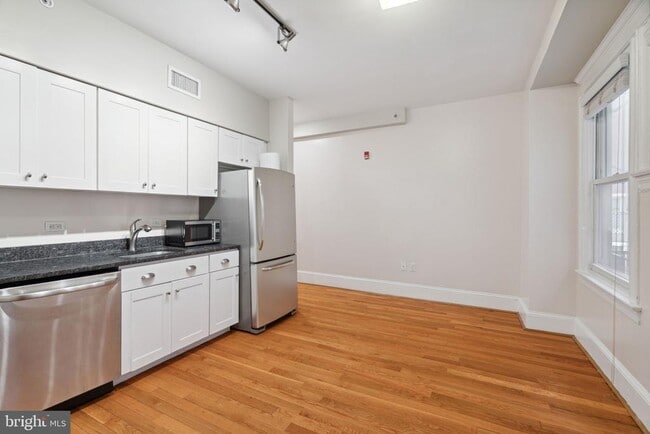 Photo - 1955 Locust St Apartment Unit 1R