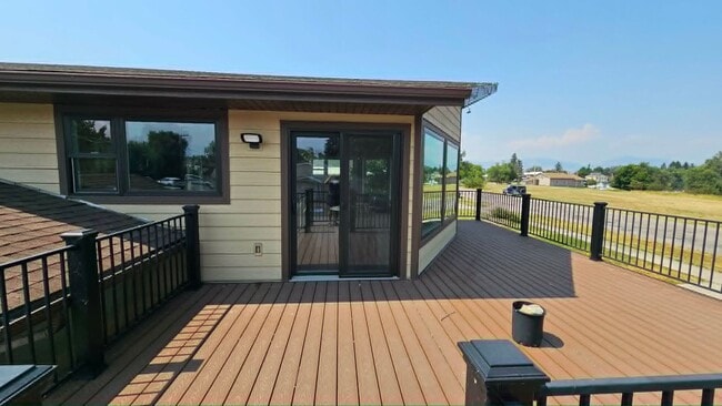 Photo - 410 3rd Ave E