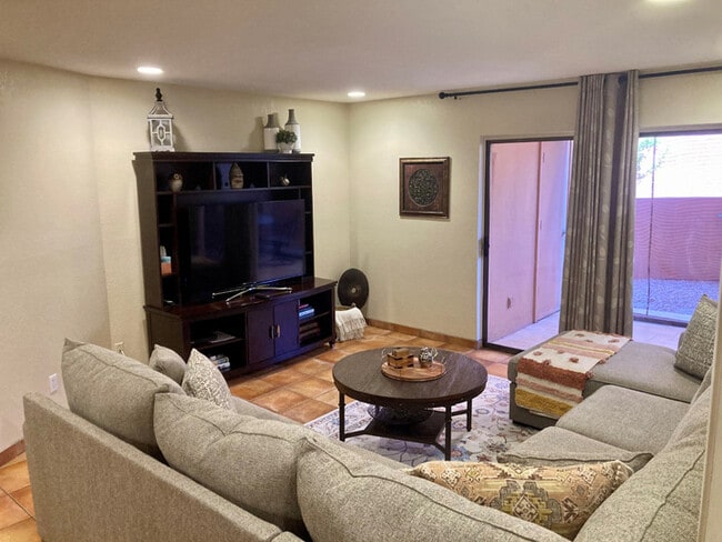 Building Photo - 12212 N Paradise Village Pkwy W Unit 121C Rental