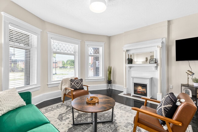 Photo - 3402 Brush St Unidad 1