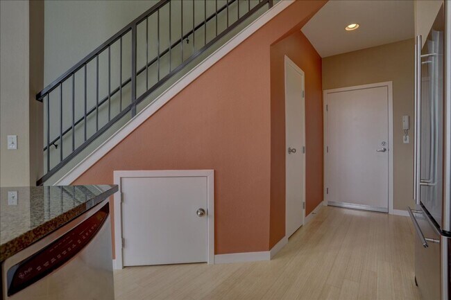 4520 Broadway Unidad 206