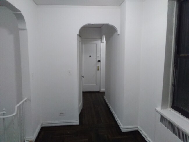 Photo - 315 W 21st St Unit 2D