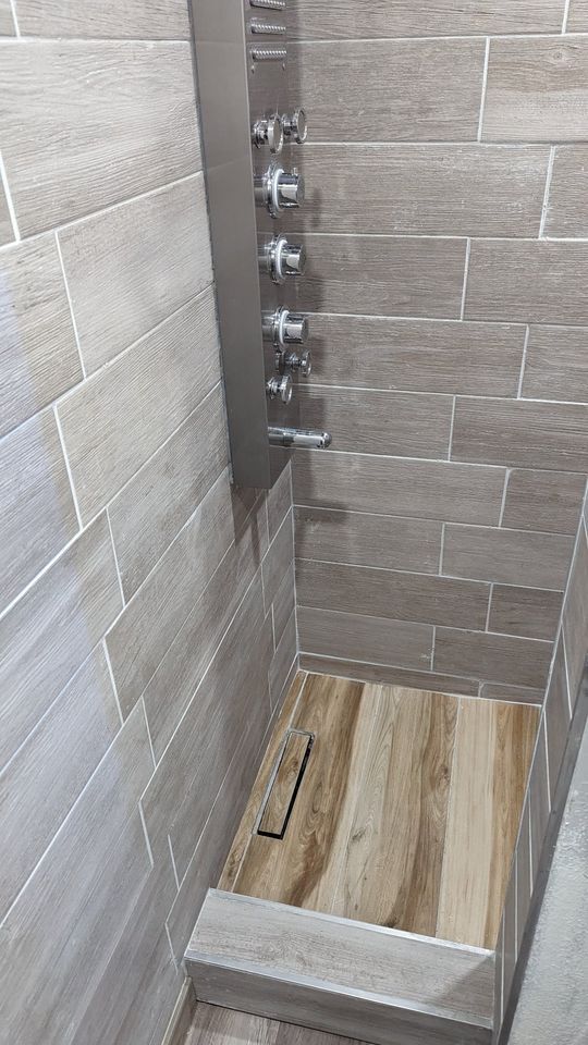 Photo - 833 E Platte Ave