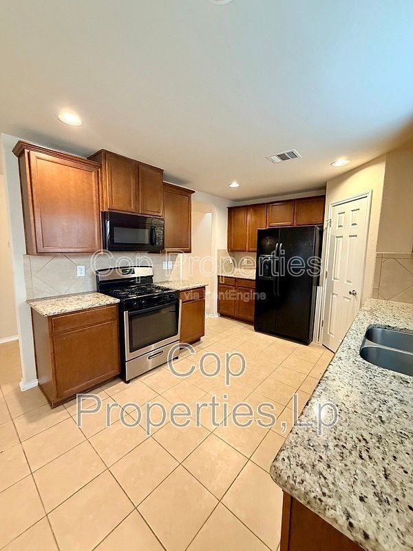 Photo - 741 Clearbrook Ave