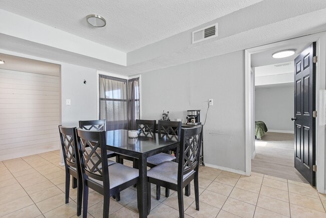 Photo - Roomy 3 Bedroom Home with a Fireplace