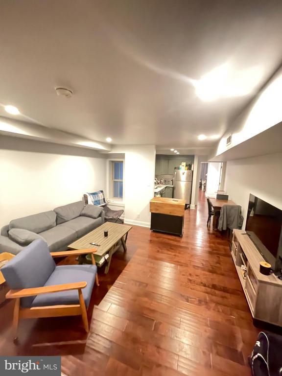 Building Photo - 4345 Main St Unit G2 Rental