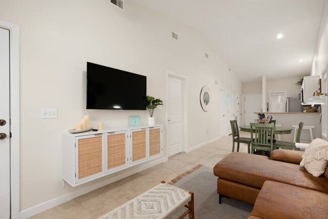 Photo - 108 Las Joyas Blvd Unidad ID1329019P