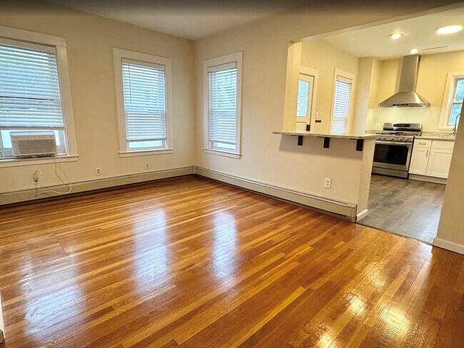 42 Hall Pl