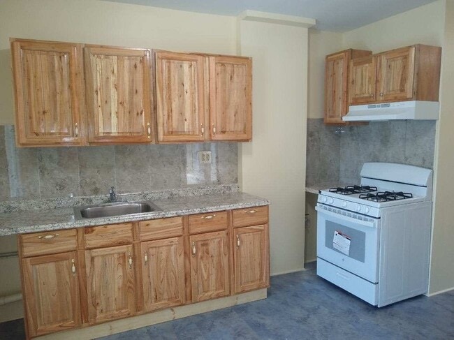 Photo - 44 Lincoln Ave Unit 2