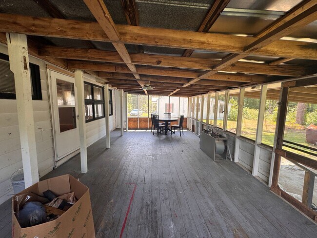 Photo - 413 Dell Dr