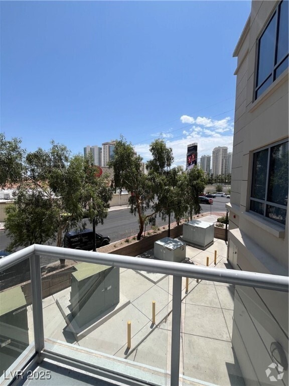 Building Photo - 200 W Sahara Ave Unit 209 Rental