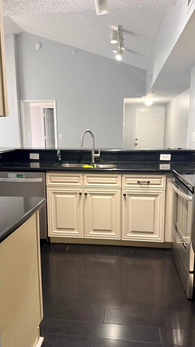 Photo - 2640 S University Dr Unit 325