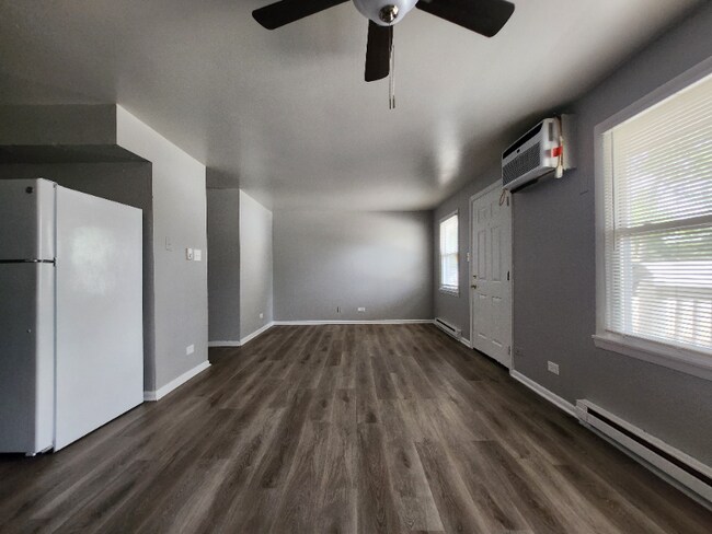 Photo - 474 W 14th Pl Unidad 1