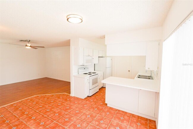 Photo - 918 Grape Ave