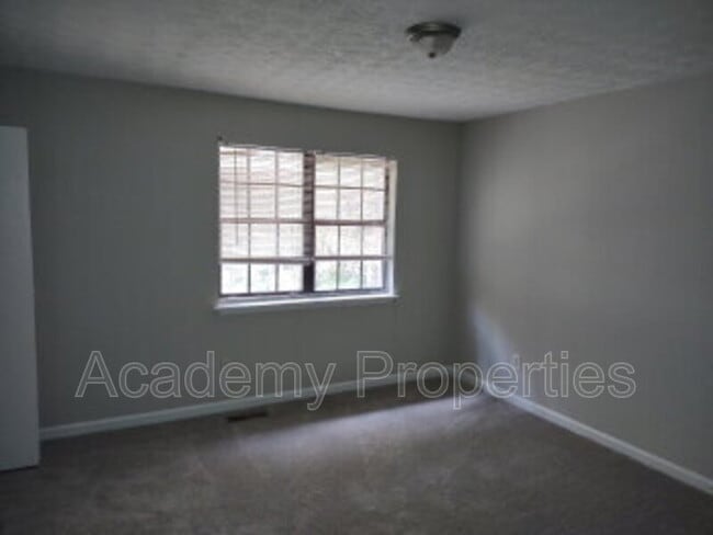 Photo - 130 Meadowbrook Ct Unidad D