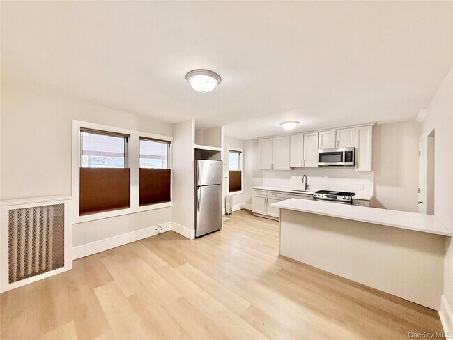 Photo - 678 Willis Ave