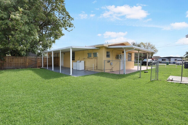 Building Photo - 532 SW 79th Ave