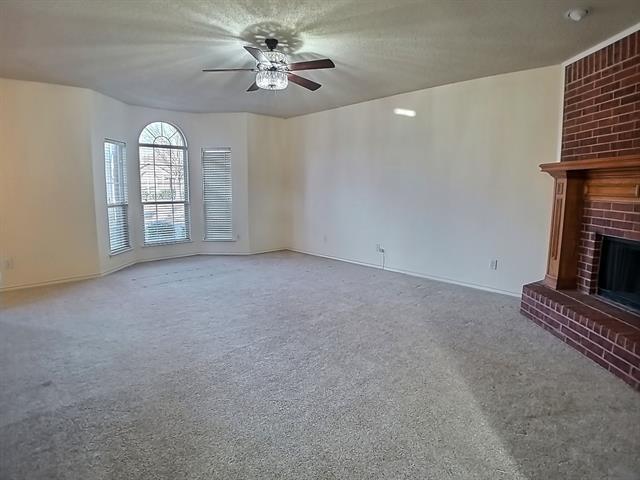 Photo - 718 Butternut Dr