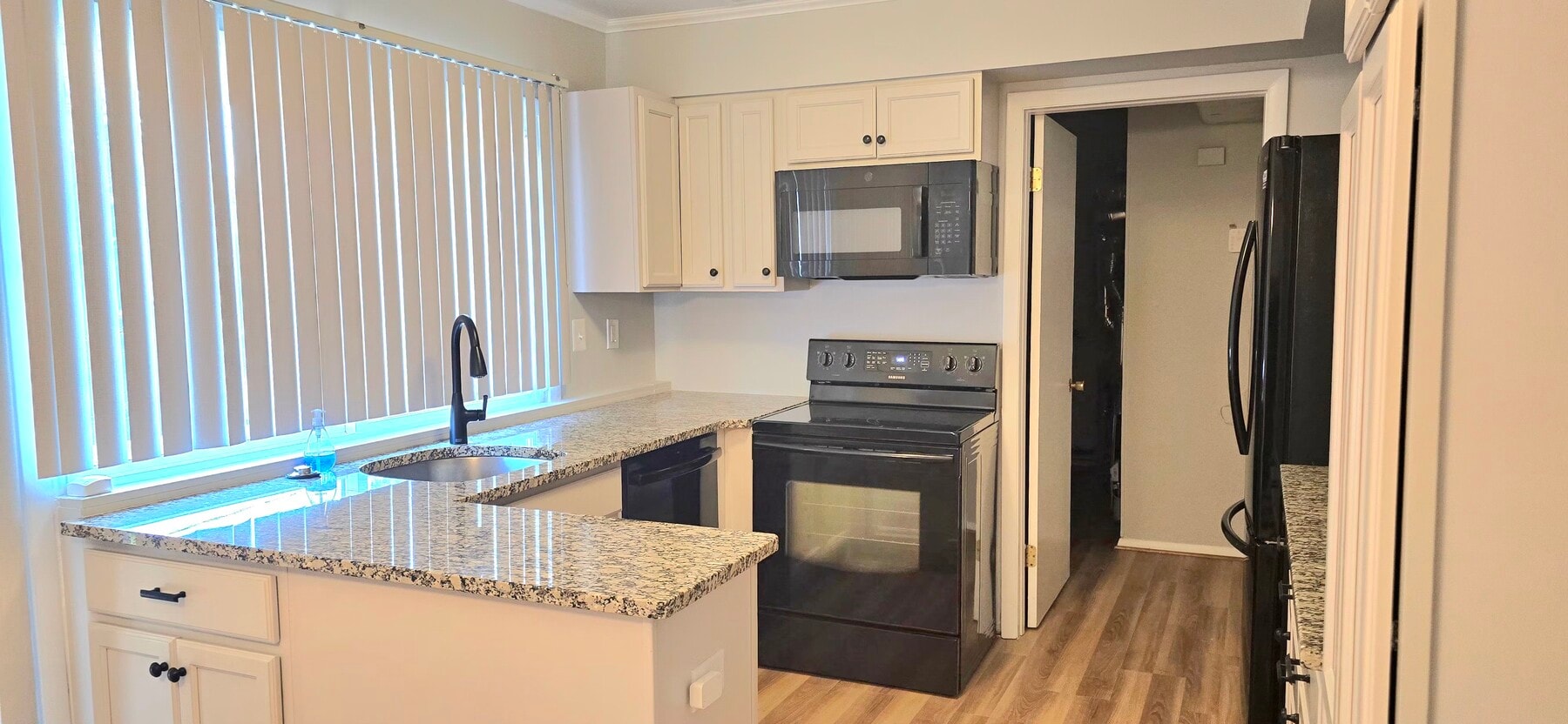 Photo - 16005 Pennant Ln