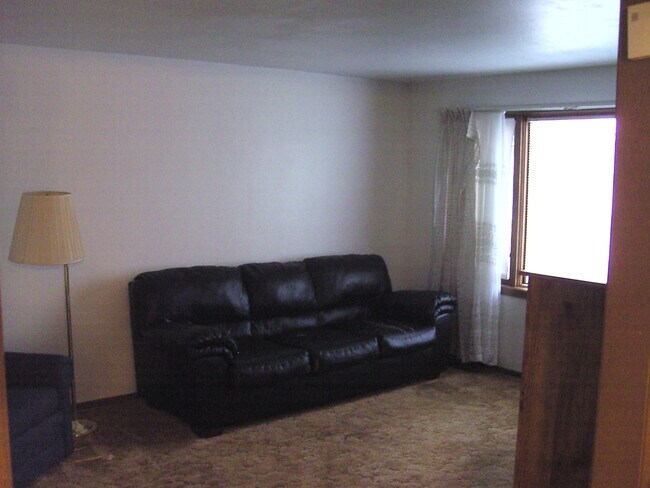 Photo - 513 Hollister Ave