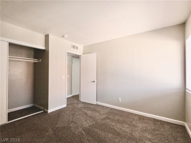 Building Photo - 1405 Vegas Valley Dr Unit 298