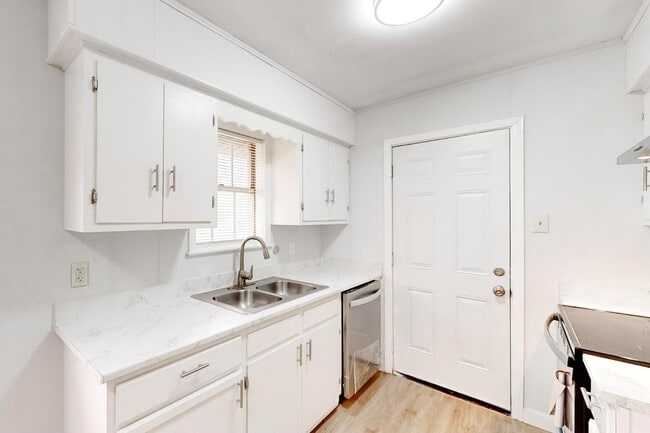 Photo - 1208 S Benton St
