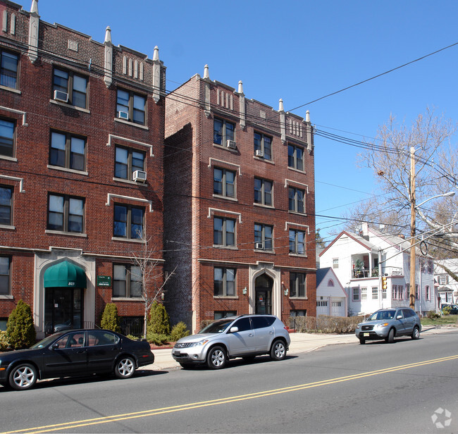 Building Photo - 807 Trefoil Manor Rental