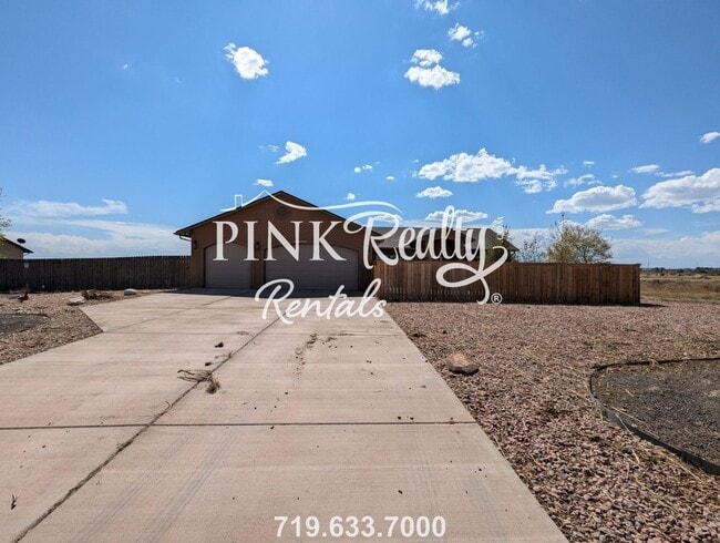 Photo - 1325 N Challenger Pl