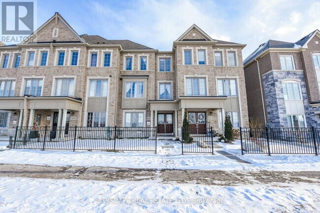 Photo - 8652 Financial Dr