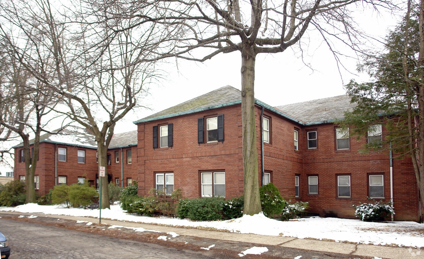 Photo - 505 Isabella St Apartments