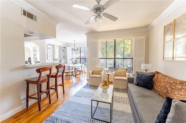 Building Photo - 3777 Peachtree Rd NE Unit 512