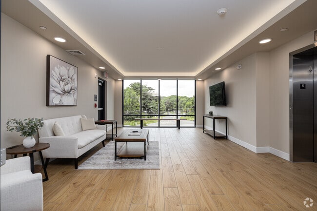 Lobby - 5545 Park Fairfield