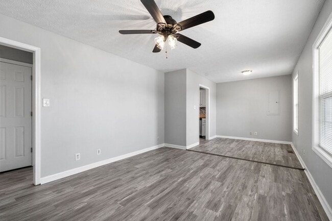 Photo - 339 Pioneer Dr