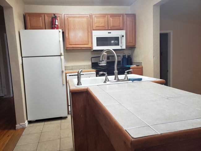 Photo - 1181 Newark St