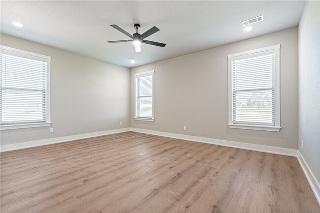 Photo - 7006 SW Orange Ave