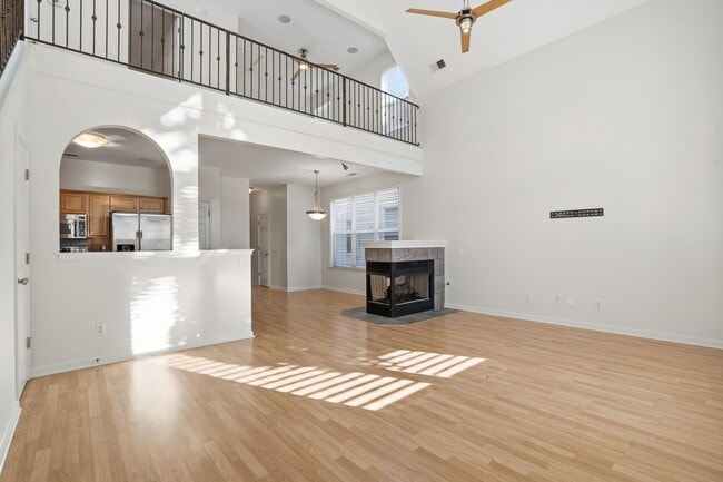 Photo - 1198 Island Pl E