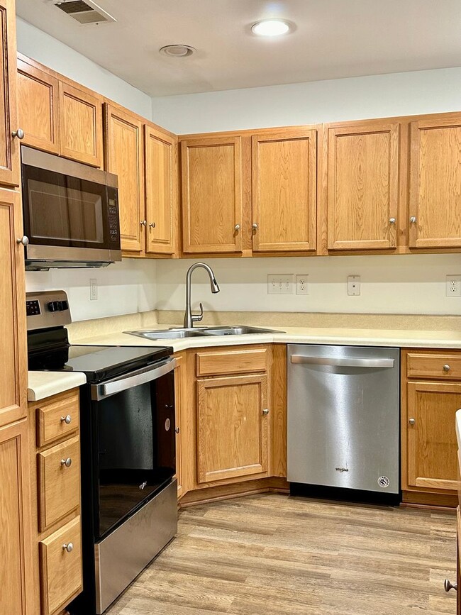 Ballantyne 2-bedroom Townhome ready now! - Ballantyne 2-bedroom Townhome ready now!