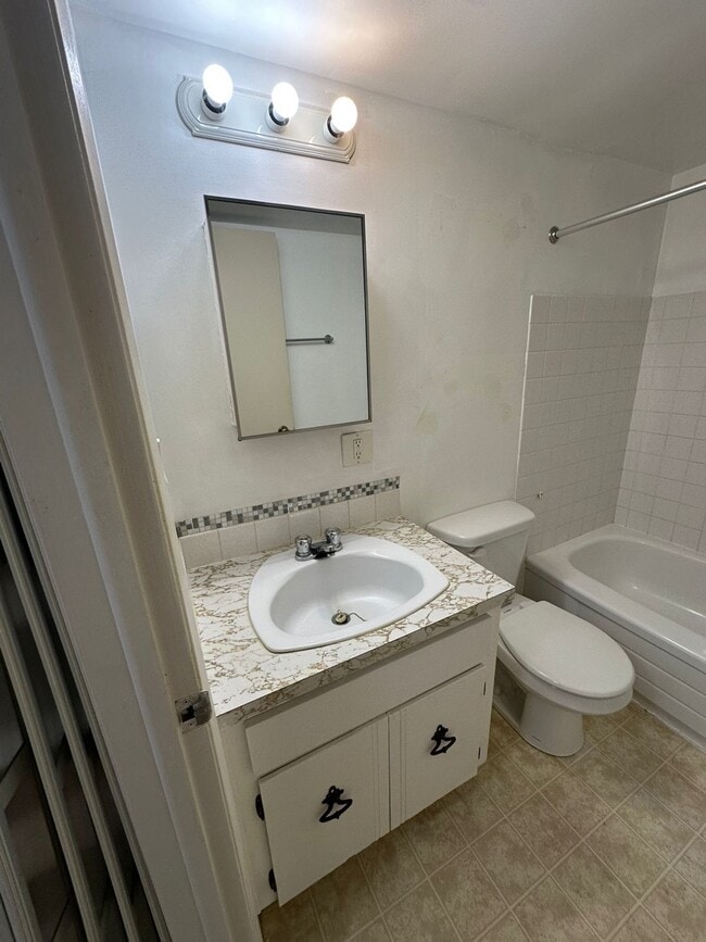 Photo - 4507-244 44 Ave Unit 203