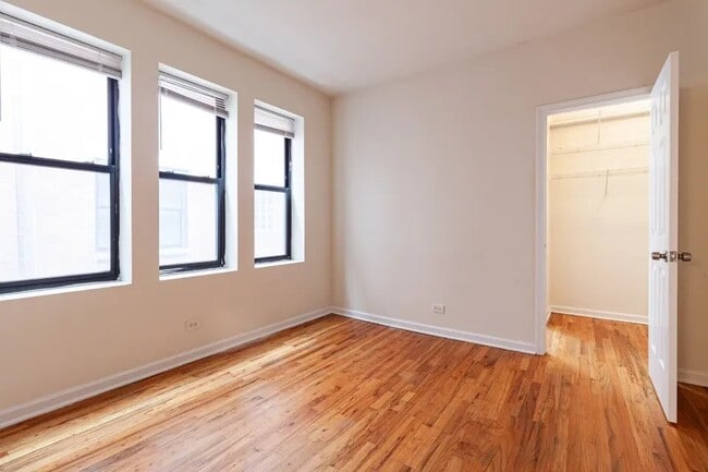 Photo - 917 W Dakin St Unit 917 West Dakin Street