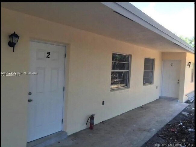 Photo - 853 SW 9th Ct Unit 2