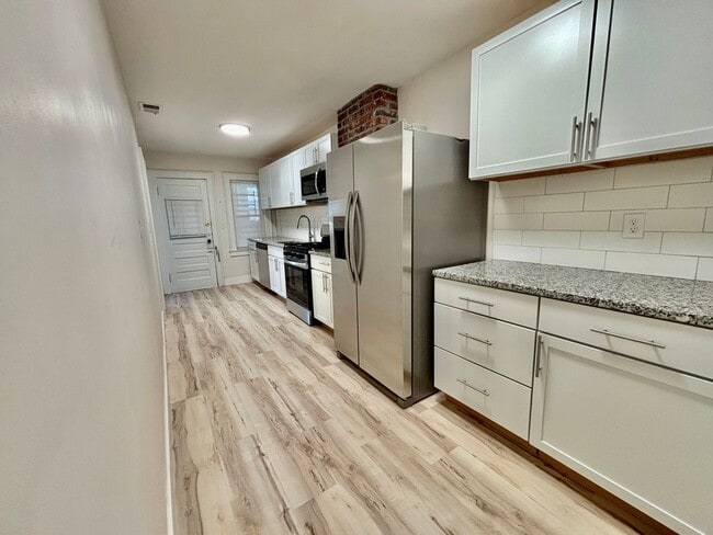 Photo - 5017-5019 Wyandotte St Unidad 5017-2N