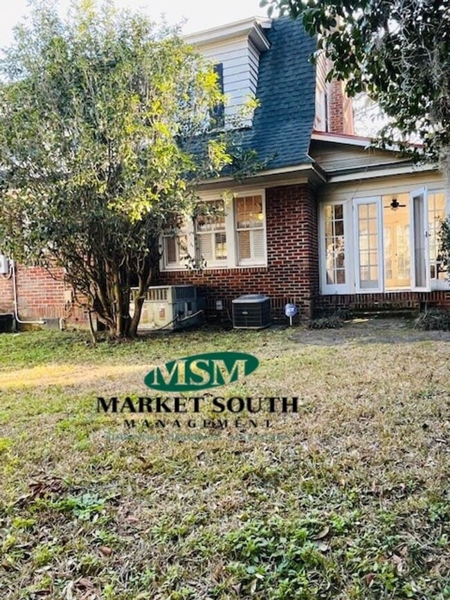 Photo - 3 Bedroom Beauty Loaded With Charm & Character