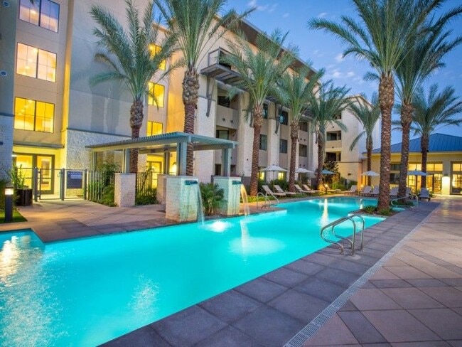 The Lincoln Scottsdale - The Lincoln Scottsdale Apartments