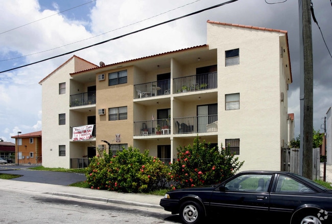 Photo - Guernica Condominium