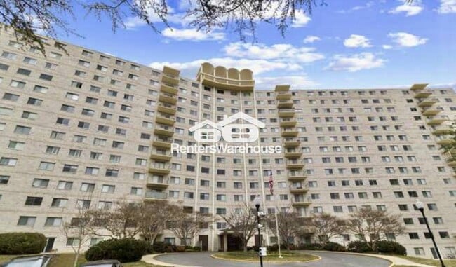 Building Photo - 1111 University Blvd W