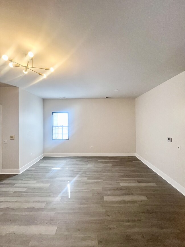 Photo - 2258 S Sacramento Ave Unidad 1