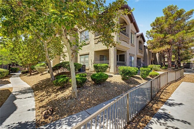 Building Photo - 8250 N Grand Canyon Dr Unit 2158