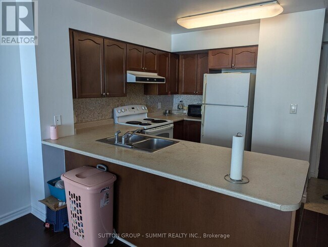 Photo - 335 Rathburn Rd W Unité 1616