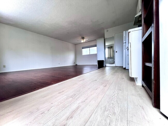 Building Photo - 1431 16th St Unit A Rental